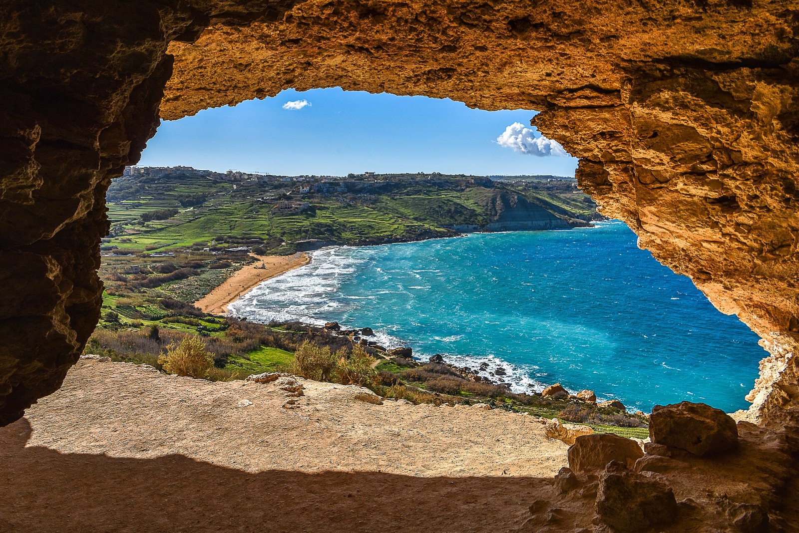 Entdecke die Magie der Mixta Cave in Malta - Nadur | Secret World Trip Planner