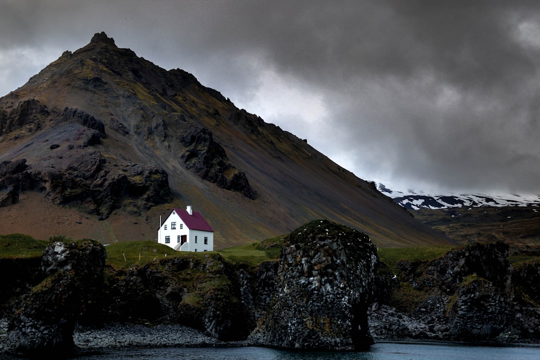 Entdeckung von Þaralátursfjörður: Ein isländischer Fjord zum Erkunden | Secret World Trip Planner