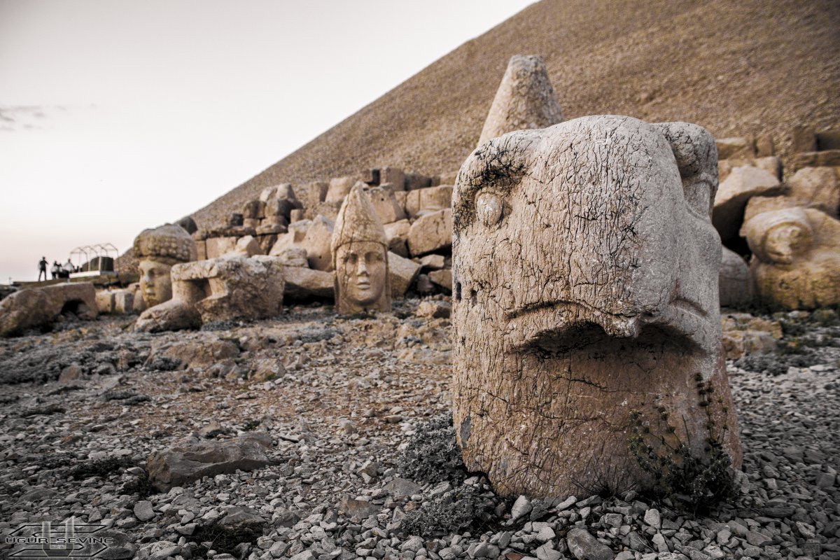 Monte Nemrut : les pierres qui défient le temps - Nemrut Dağı Yolu | Secret World Trip Planner