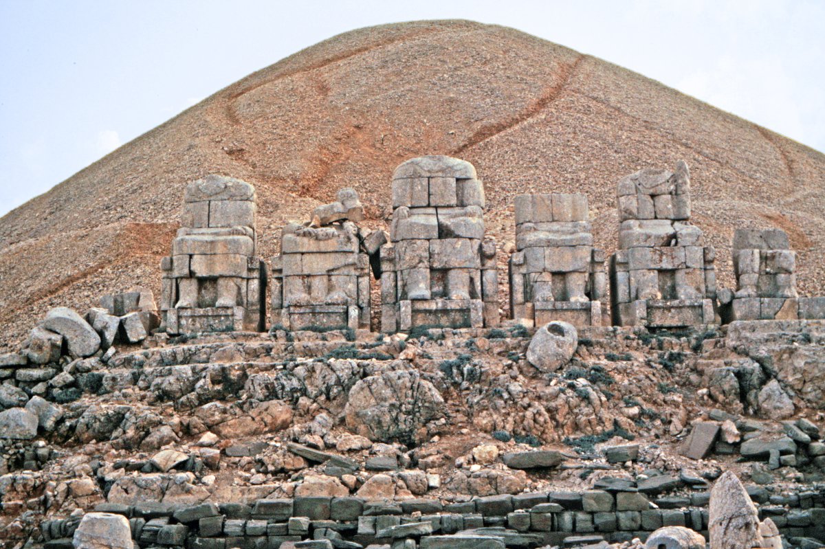 Monte Nemrut : les pierres qui défient le temps - Nemrut Dağı Yolu | Secret World Trip Planner