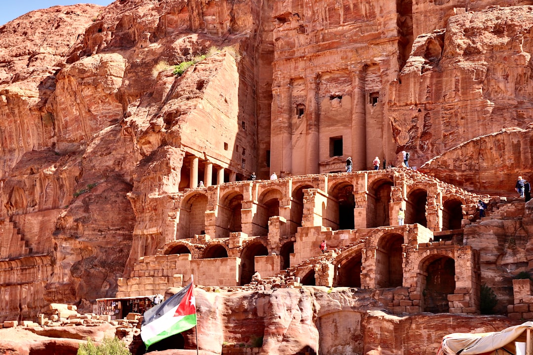 Al-Khazneh di Petra: il tempio scolpito nella roccia | Secret World Trip Planner