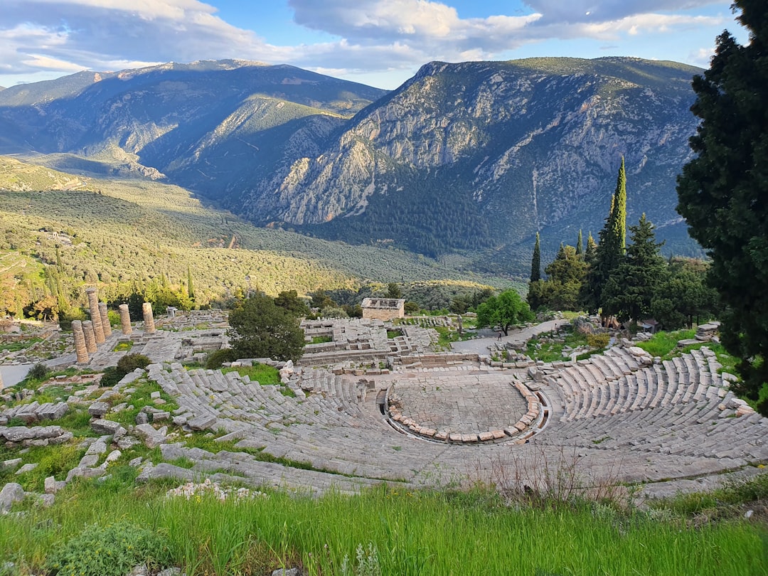 Delfi: il santuario di Apollo sul Parnaso - Delfi 330 54 | Secret World Trip Planner