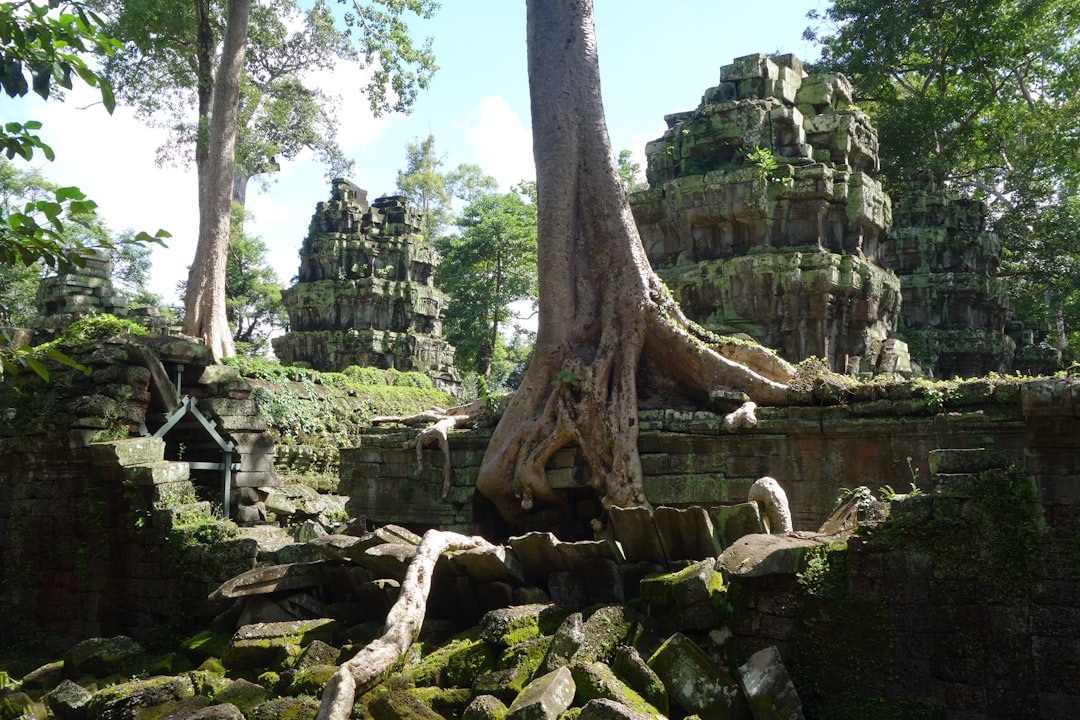 Découvrez Wat Banan : un trésor culturel au Cambodge - បាណន់ | Secret World Trip Planner