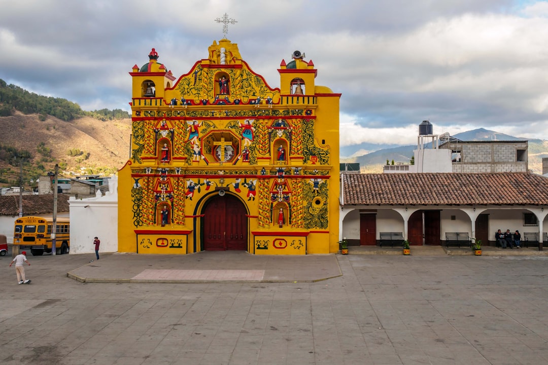 Explorer El Shaddai : Un Voyage dans la Spiritualité Guatémaltèque - Ciudad de Guatemala | Secret World Trip Planner