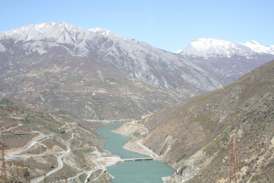 Maja et Merturit : Un Paradis Naturel en Albanie - Tetaj | Secret World Trip Planner