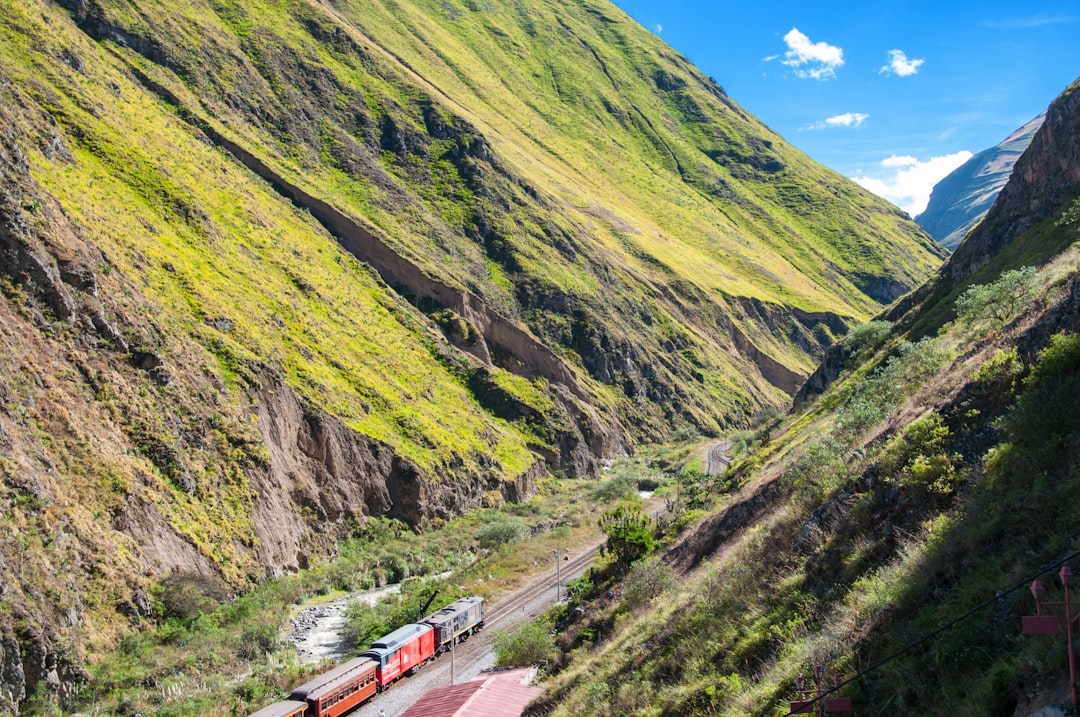 Découvrez la beauté naturelle d'Escalera, Équateur - Daligshi | Secret World Trip Planner