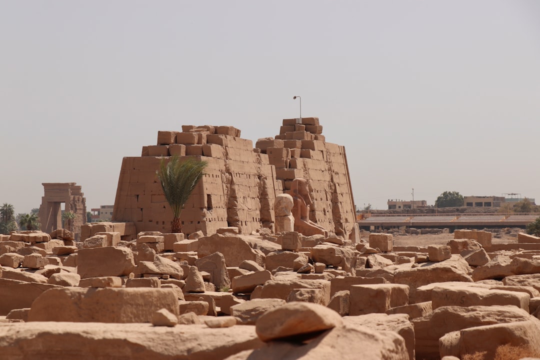 Kawm Madinat Madi: Eine Reise in die Geschichte Ägyptens - Monshaat El-Amir | Secret World Trip Planner