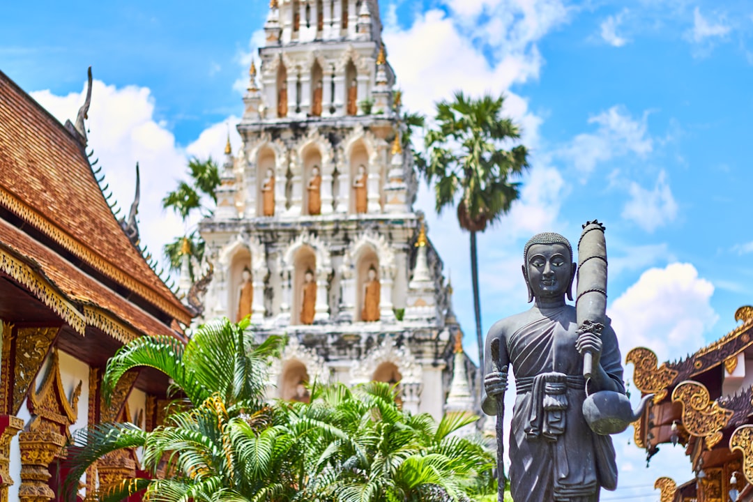Découvrez les Ruines de Wat Chedi Kao Yot en Thaïlande - Si Satchanalai District | Secret World Trip Planner