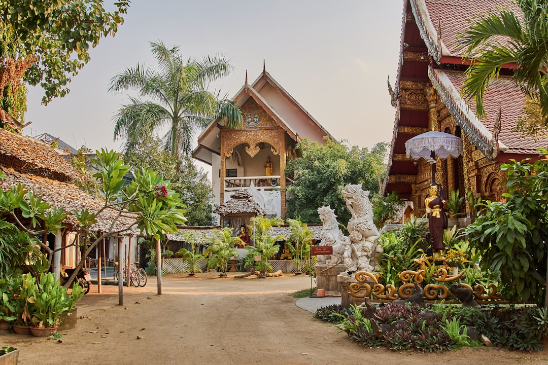 Découvrez les Ruines de Wat Chedi Kao Yot en Thaïlande - Si Satchanalai District | Secret World Trip Planner