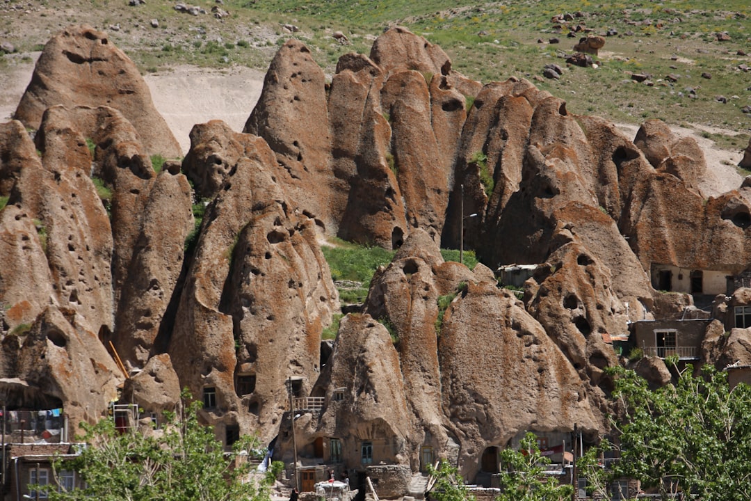 Kandovan : le village sculpté dans la roche — Q7V2+Q3H
