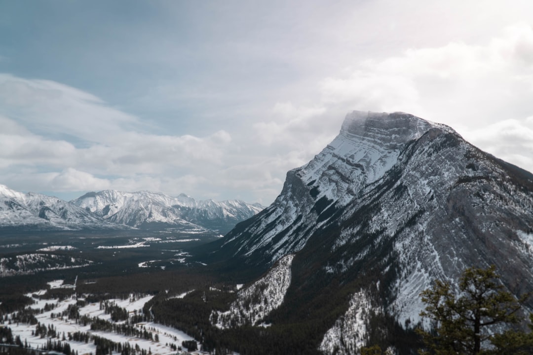 Kananaskis Trail: Alpine Paths Among Bears and Lakes - Kananaskis | Secret World Trip Planner