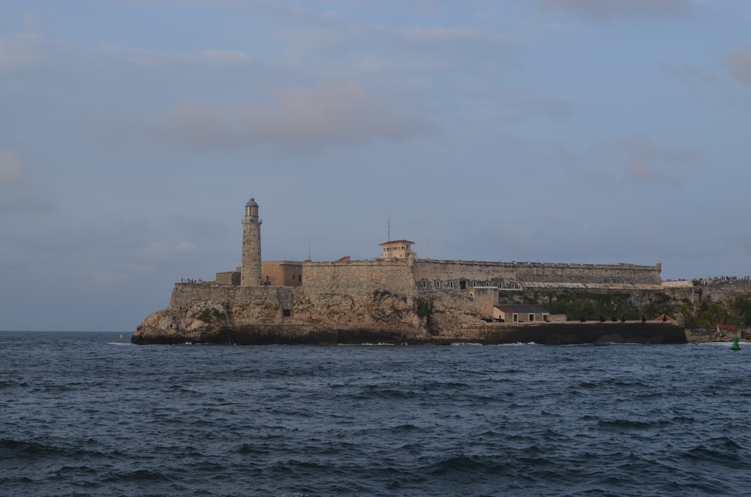 Faro Castillo del Morro: Wächter von Havanna - 5J2V+35R | Secret World Trip Planner