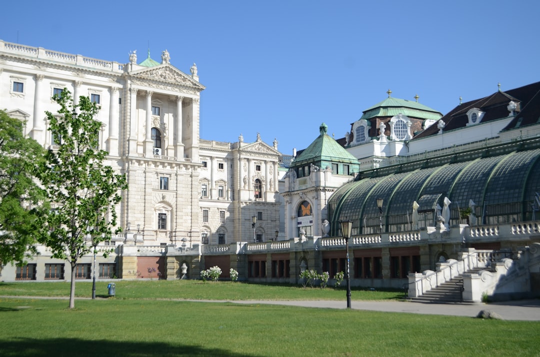 Secret World vs Wanderlog: quale trip planner scegliere per Vienna? - Vienna | Secret World Trip Planner
