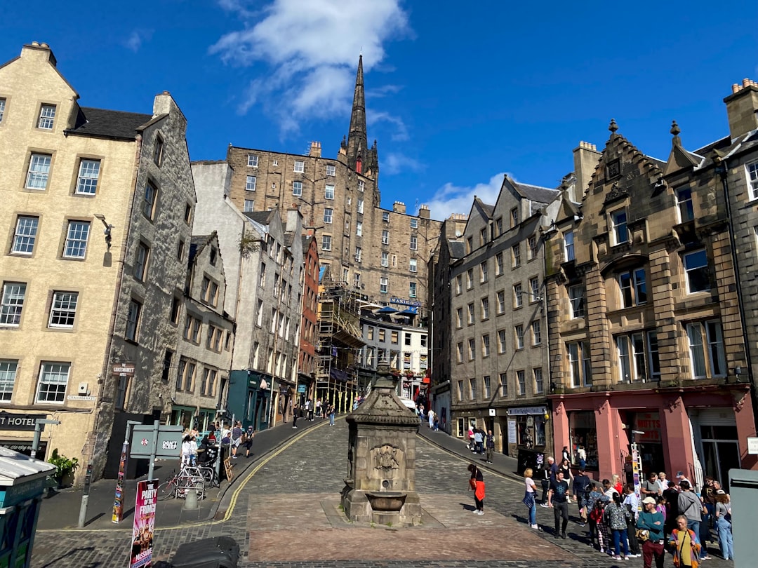 Market Cross: La Storia e la Tradizione della Scozia - Highland Council | Secret World Trip Planner