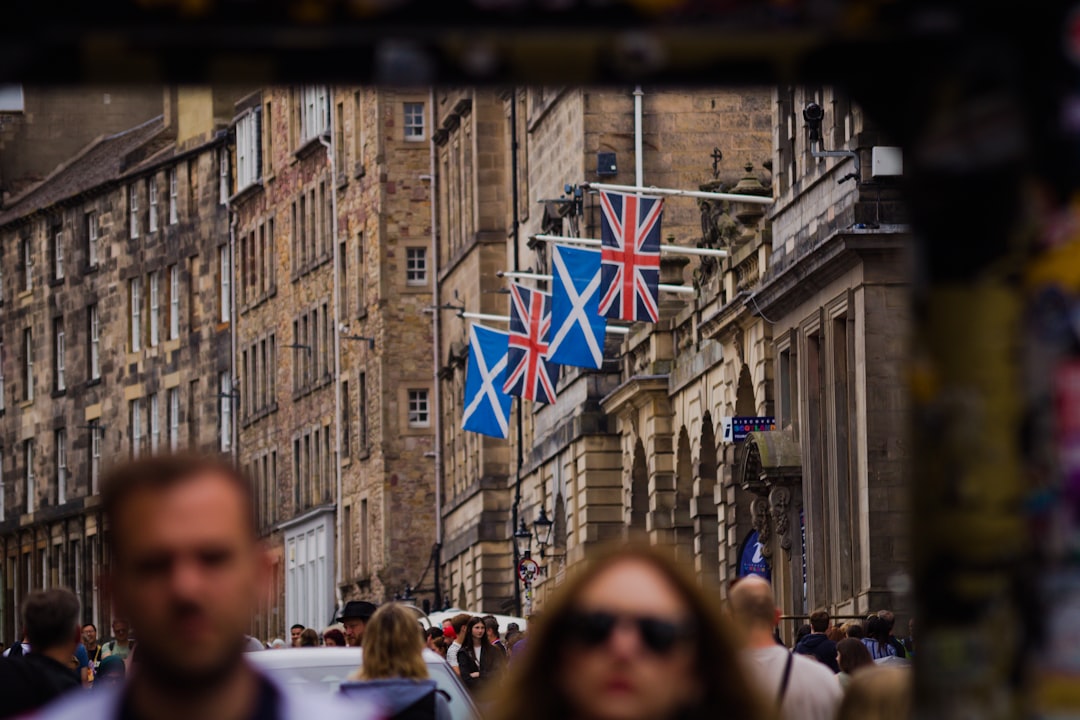 Market Cross: La Storia e la Tradizione della Scozia - Highland Council | Secret World Trip Planner