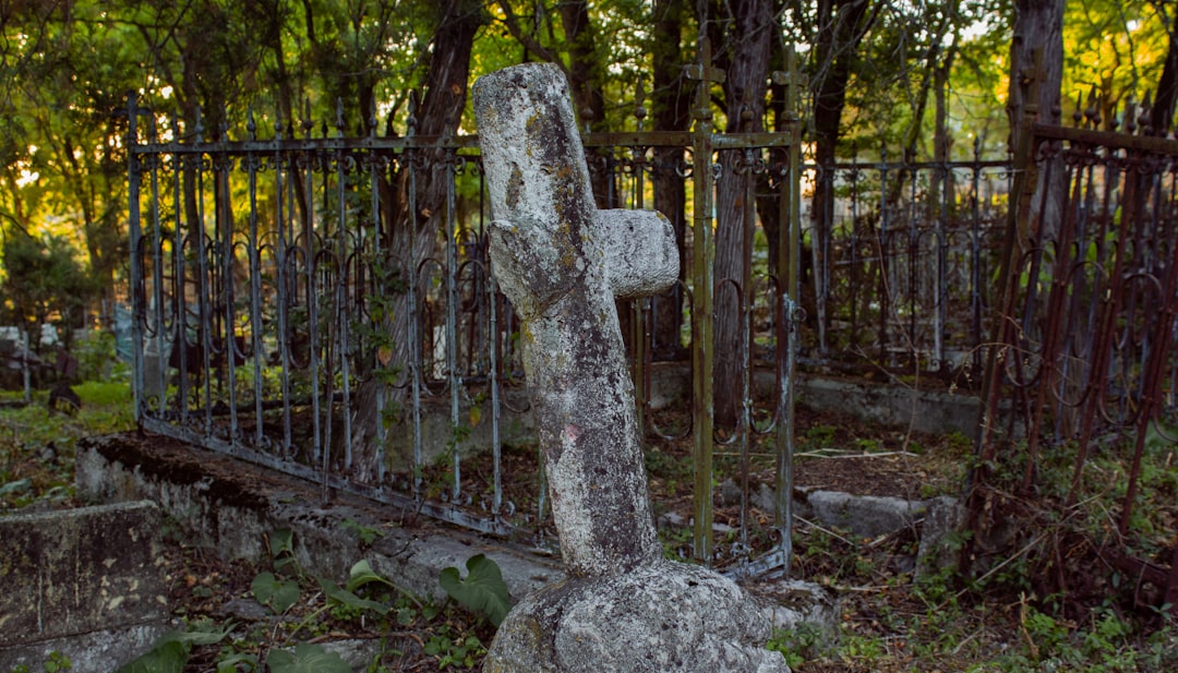 Noraduz : le cimetière des khachkars au lac Sevan - 95FJ+RFR | Secret World Trip Planner