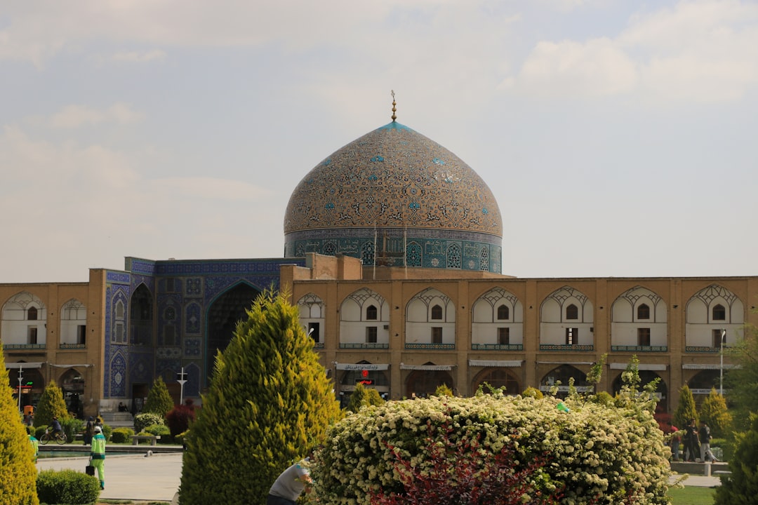 Chehel Sotoun: The Pavilion of Forty Mirrors - Esfahan | Secret World Trip Planner