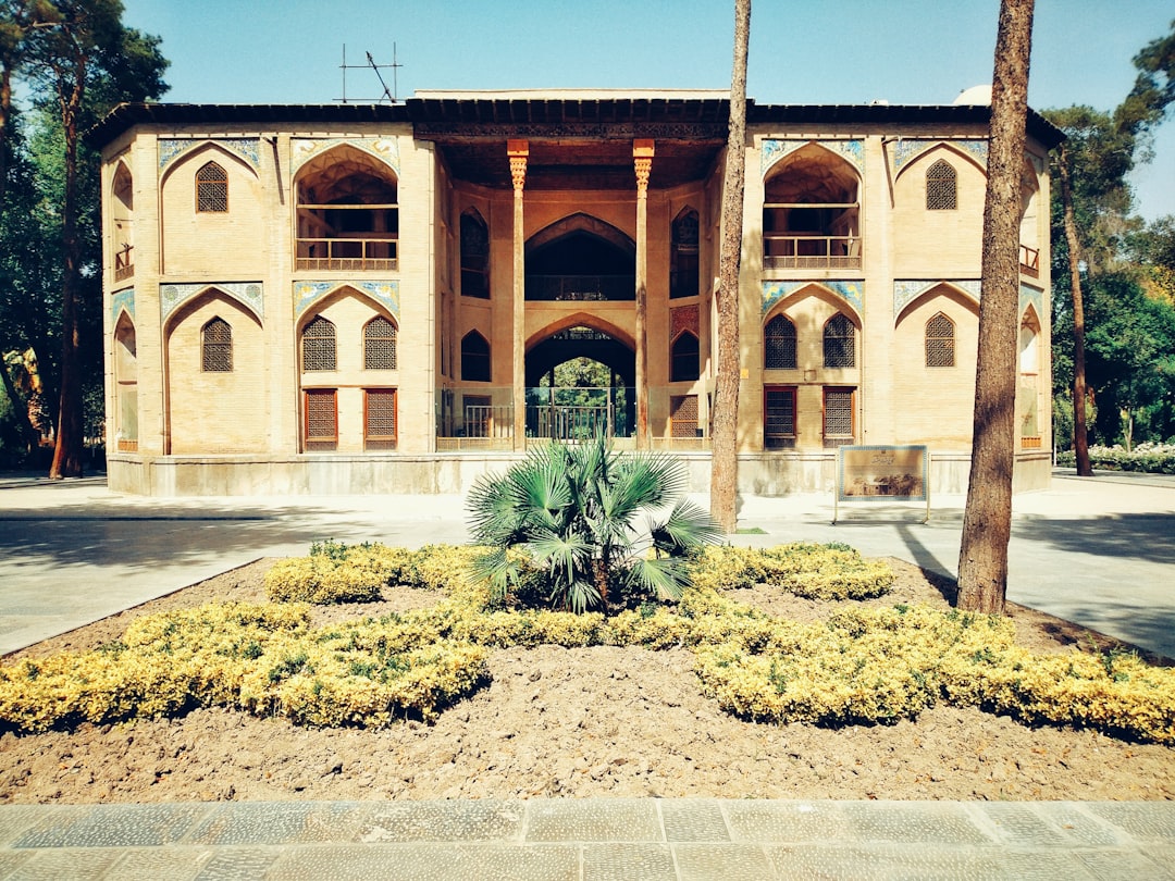 Chehel Sotoun: Der Pavillon der vierzig Spiegel - Esfahan | Secret World Trip Planner