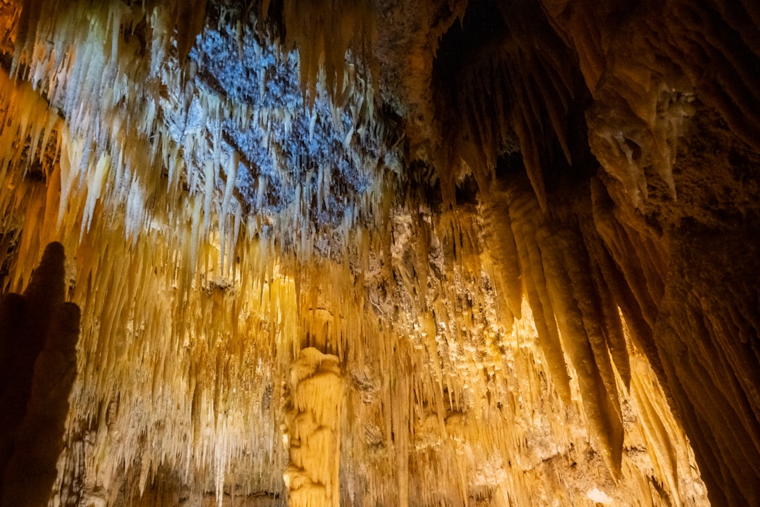 Grotte de Castellana : un voyage à 70 mètres sous la Puglia - Piazza Franco Anelli | Secret World Trip Planner