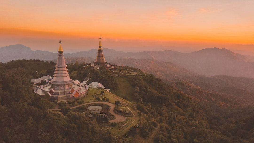 Doi Inthanon: Wanderwege durch Wälder und Pagoden — Distretto di Mae Chaem