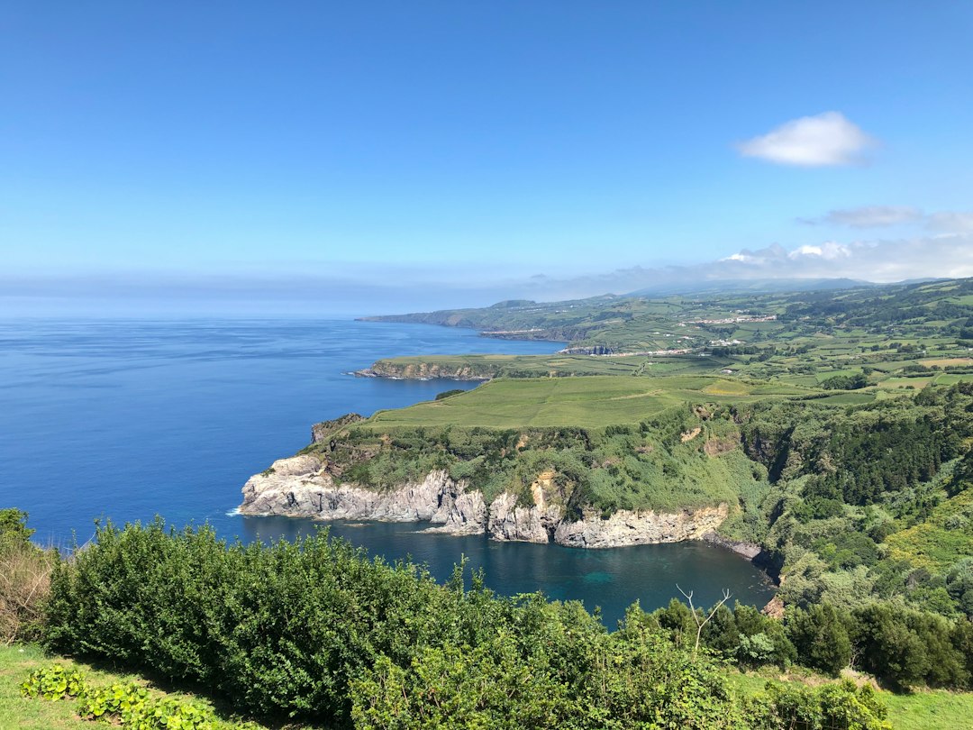Caldeira Velha: Vulkantherme zwischen den Farnen - Estrada Regional da Lagoa do Fogo | Secret World Trip Planner