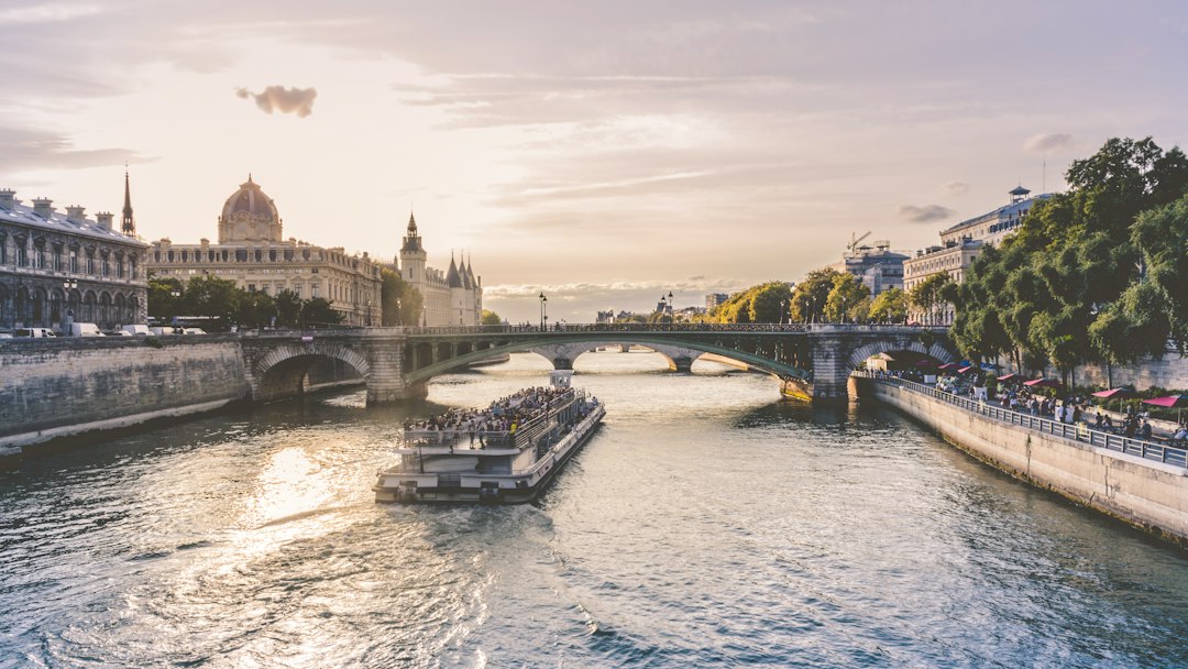 Comment planifier un voyage à Paris avec l'IA en 2026 - Parigi | Secret World Trip Planner