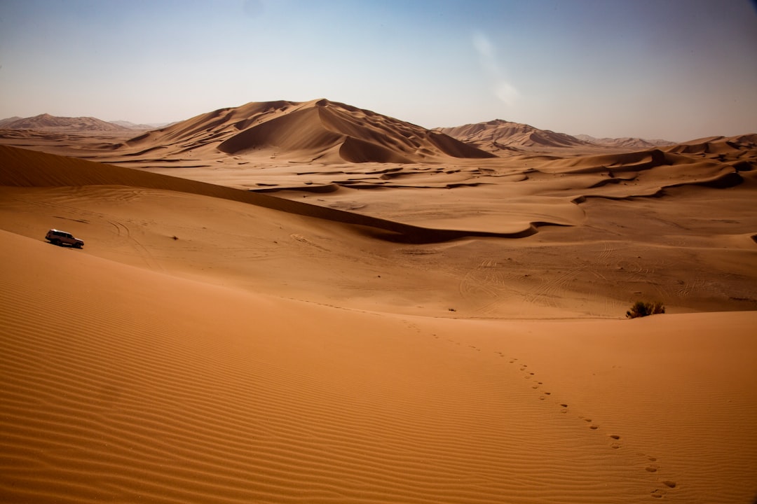 Rub al-Khali : le désert sans fin près de Thumrait - C7CV+V2Q | Secret World Trip Planner