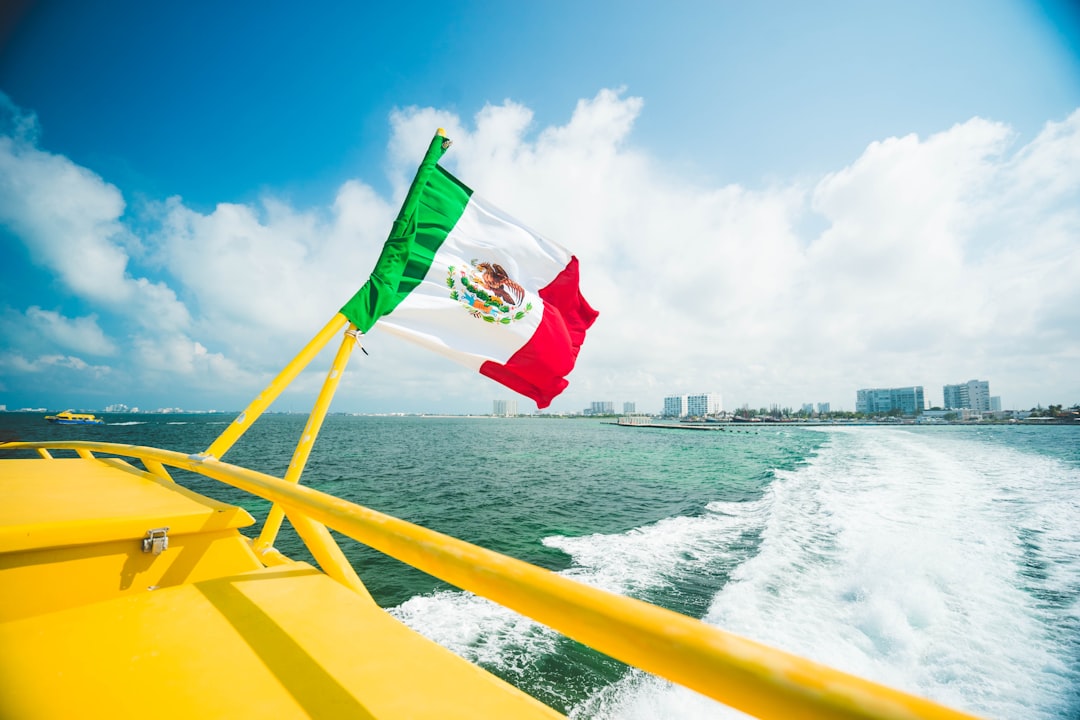 Secret World contre Google Trips : planifiez Cancún 2026 - Cancún | Secret World Trip Planner