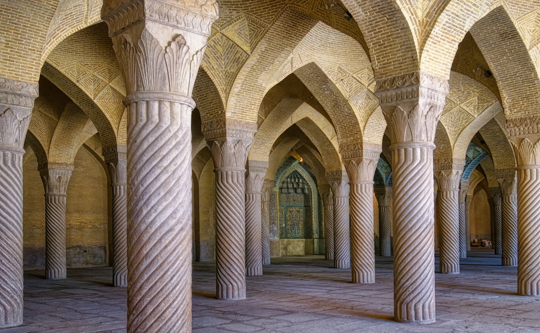 Shiraz, Iran : berceau du raisin Syrah - Saadi St | Secret World Trip Planner
