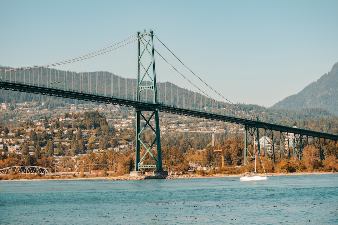 Capilano-Brücke: 70 Meter über dem Fluss - North Vancouver | Secret World Trip Planner