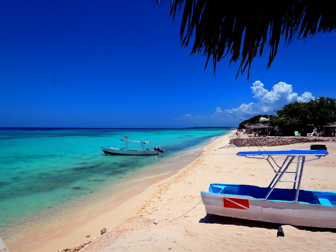 Playa Blanca nach Barú: Die weiße Karibikstrand - Cartagena de Indias | Secret World Trip Planner