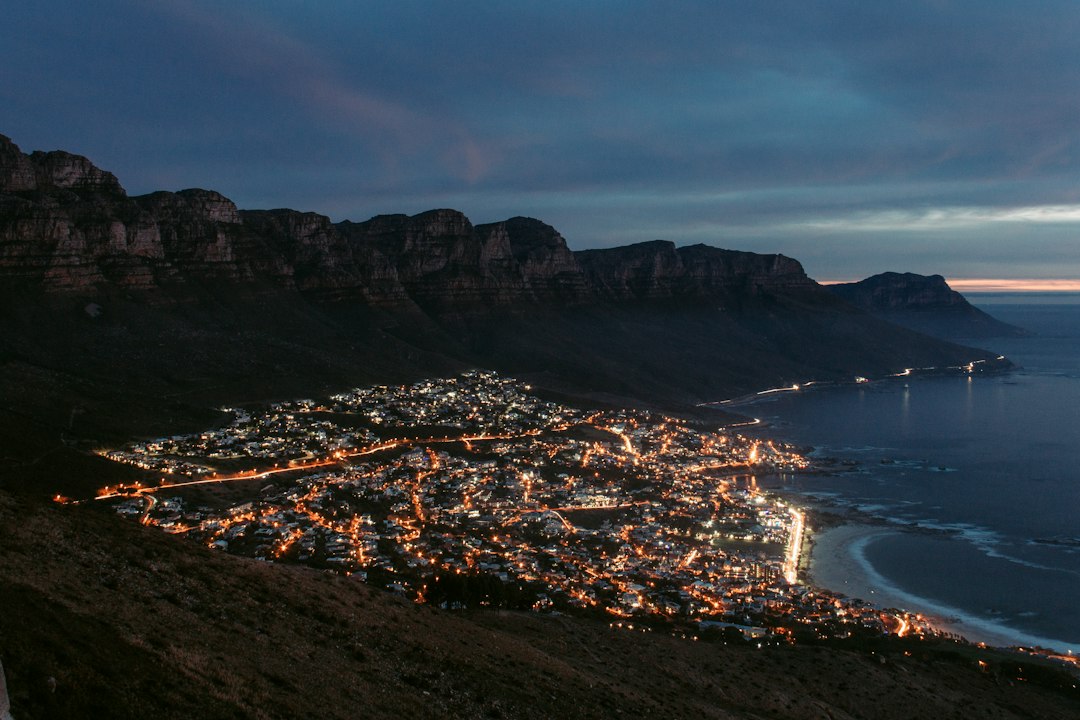 Slangkop Leuchtturm: Der Gusseisen-Riese am Atlantik - Cape Town | Secret World Trip Planner