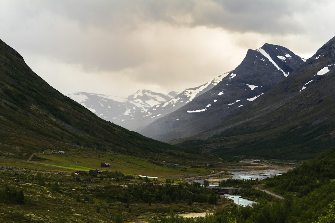 Adventdalen : observer l'aurore boréale à Svalbard - Adventdalen | Secret World Trip Planner