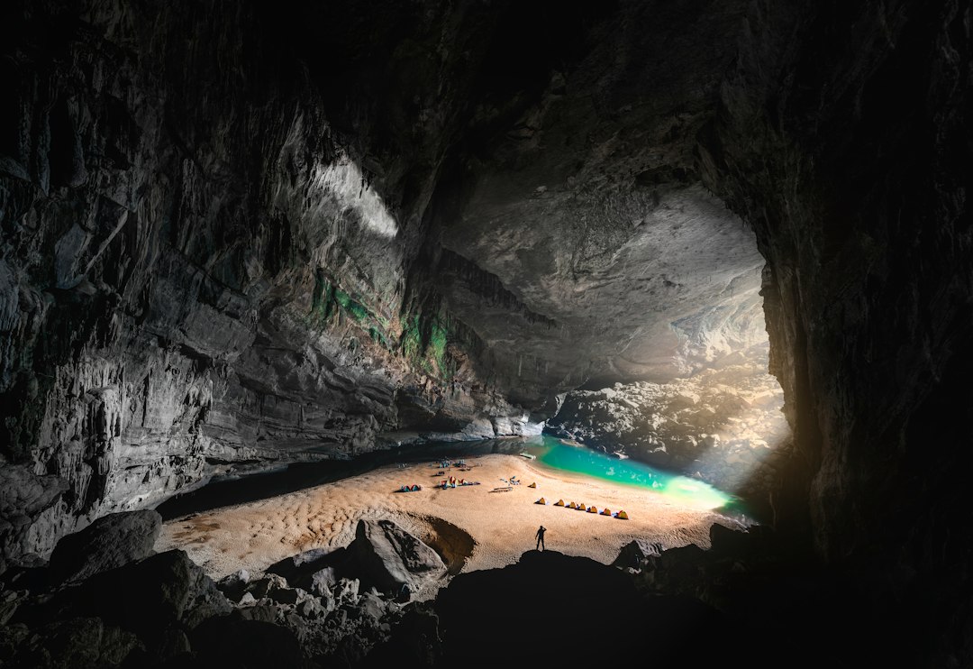 Grotte de Glace de Dobšiná : merveille souterraine - Dobšinská Ľadová Jaskyňa | Secret World Trip Planner