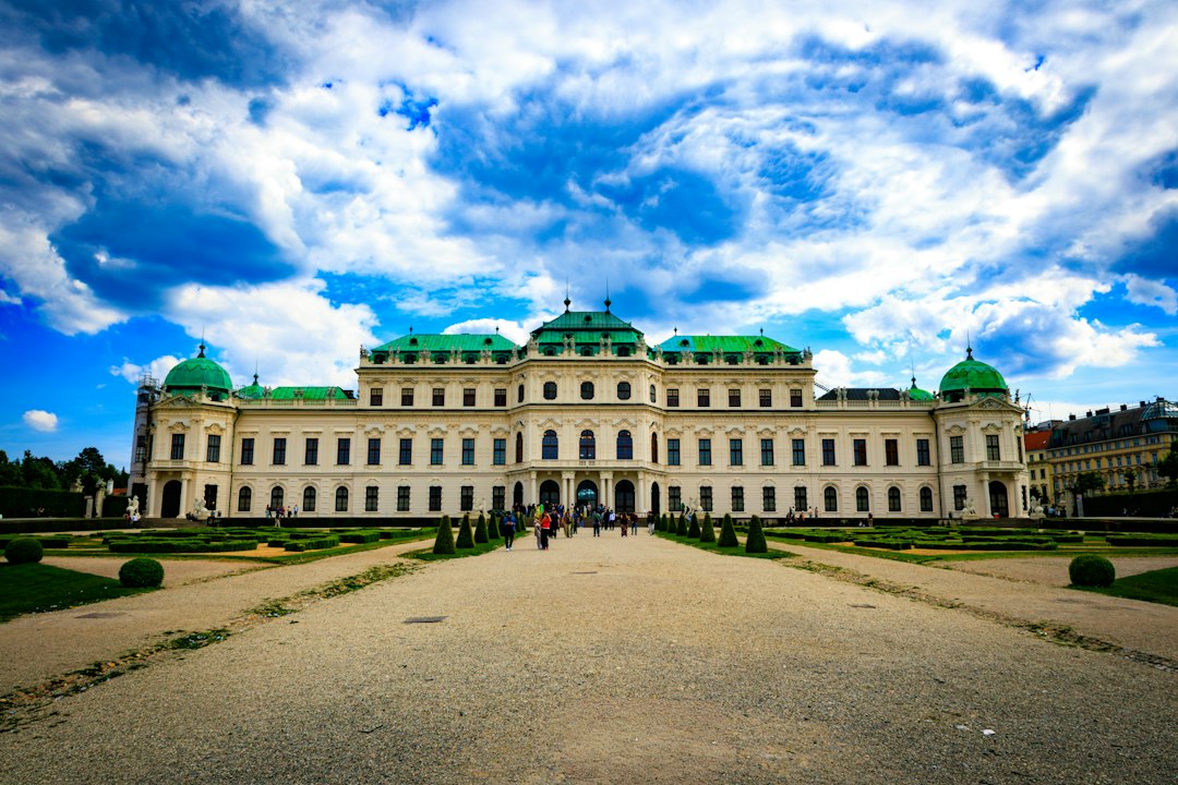 Secret World vs Wanderlog: Welche App für Wien 2026? - Vienna | Secret World Trip Planner