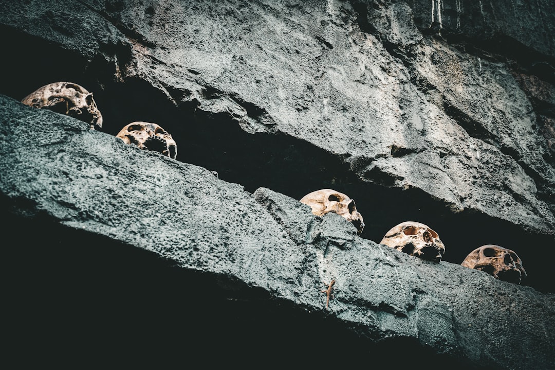 Pantai: gua tulang - Palinuro | Secret World Trip Planner