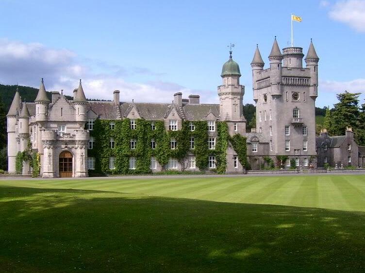 Le château de Balmoral, résidence écossaise de la famille royale - Balmoral | Secret World Trip Planner