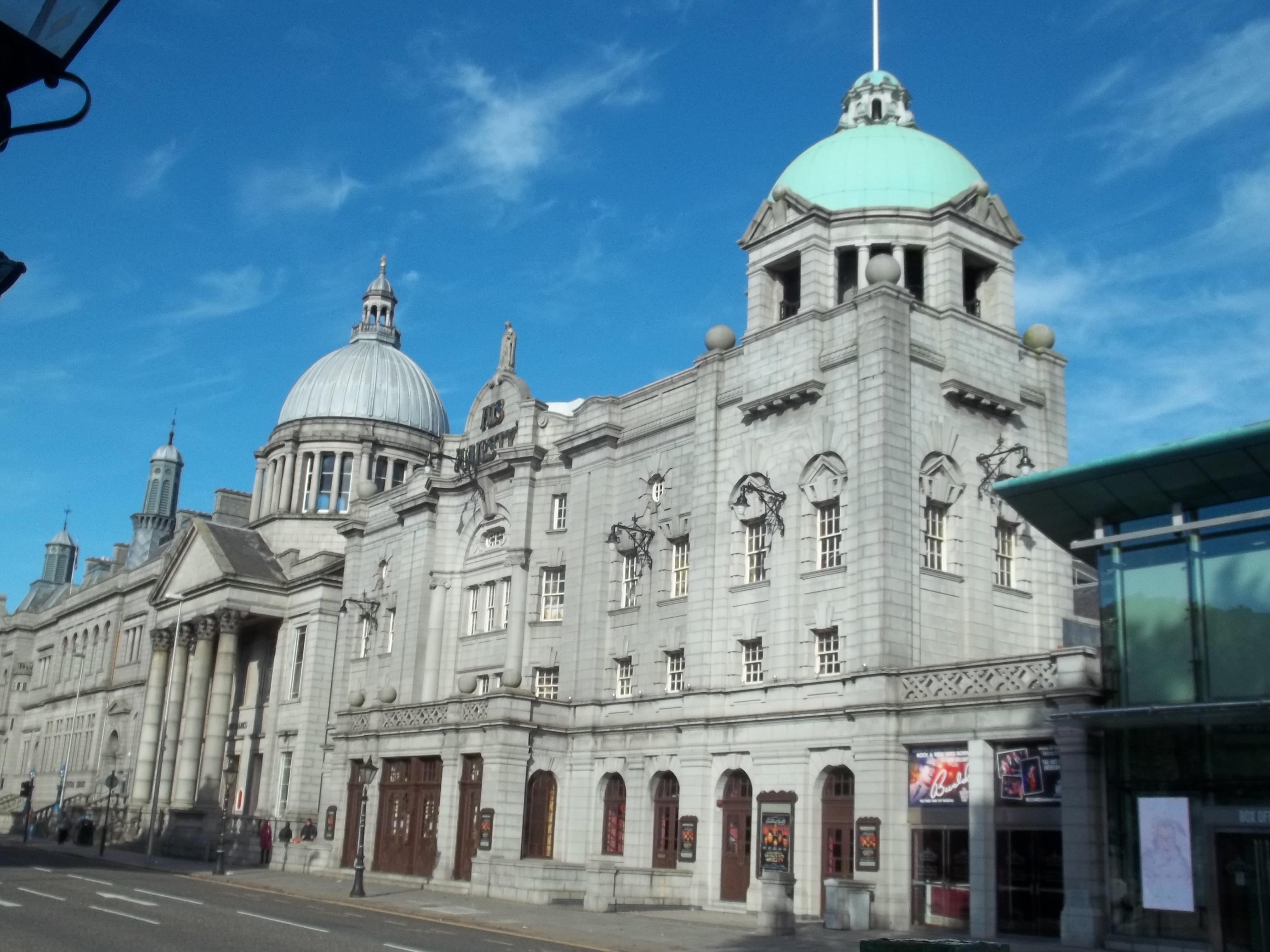 His Majesty's Theatre, le plus grand théâtre d'Écosse — Rosemount Viaduct