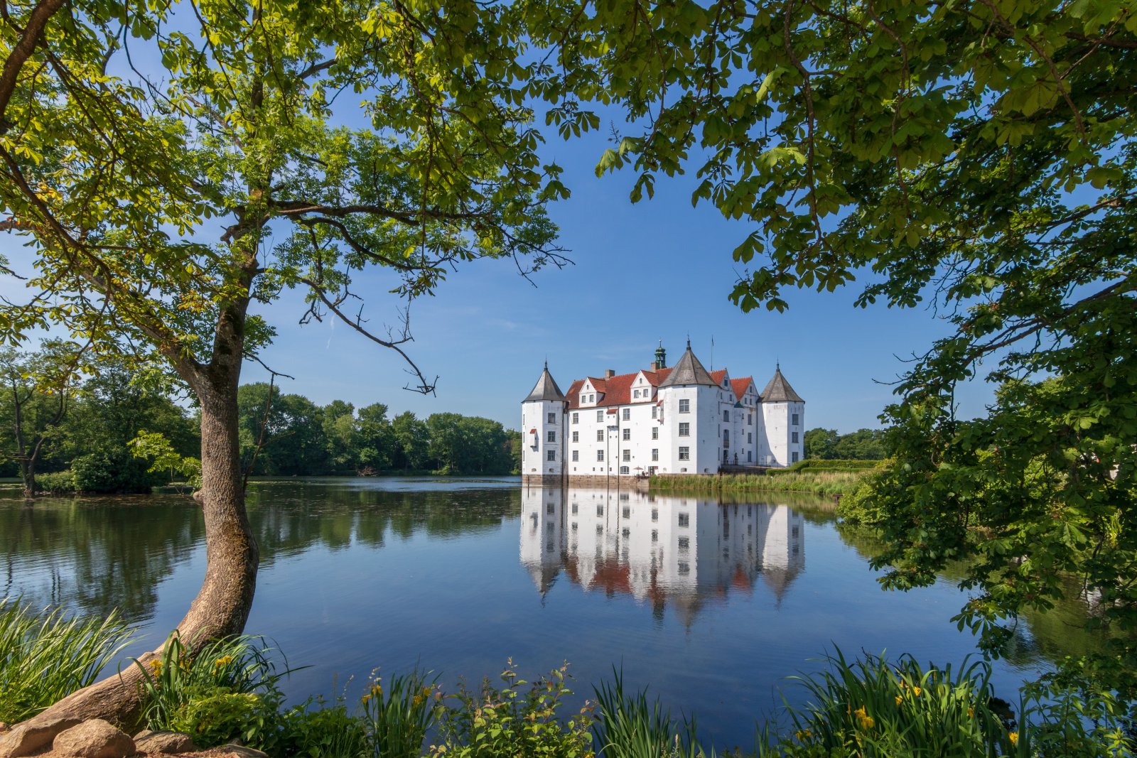 The Schloss Glücksburgthe, the  ‘castle in the lake’ - Glücksburg | Secret World Trip Planner