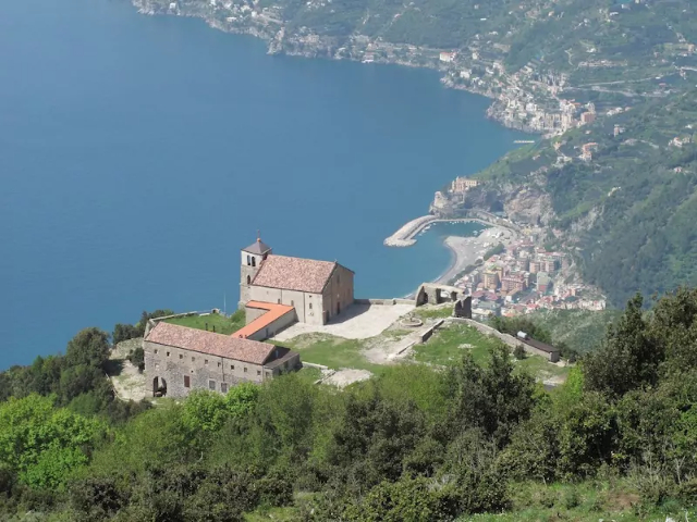 Sanctuaire de Marie Très Saint-Avocat - 84010 Maiori SA | Secret World Trip Planner