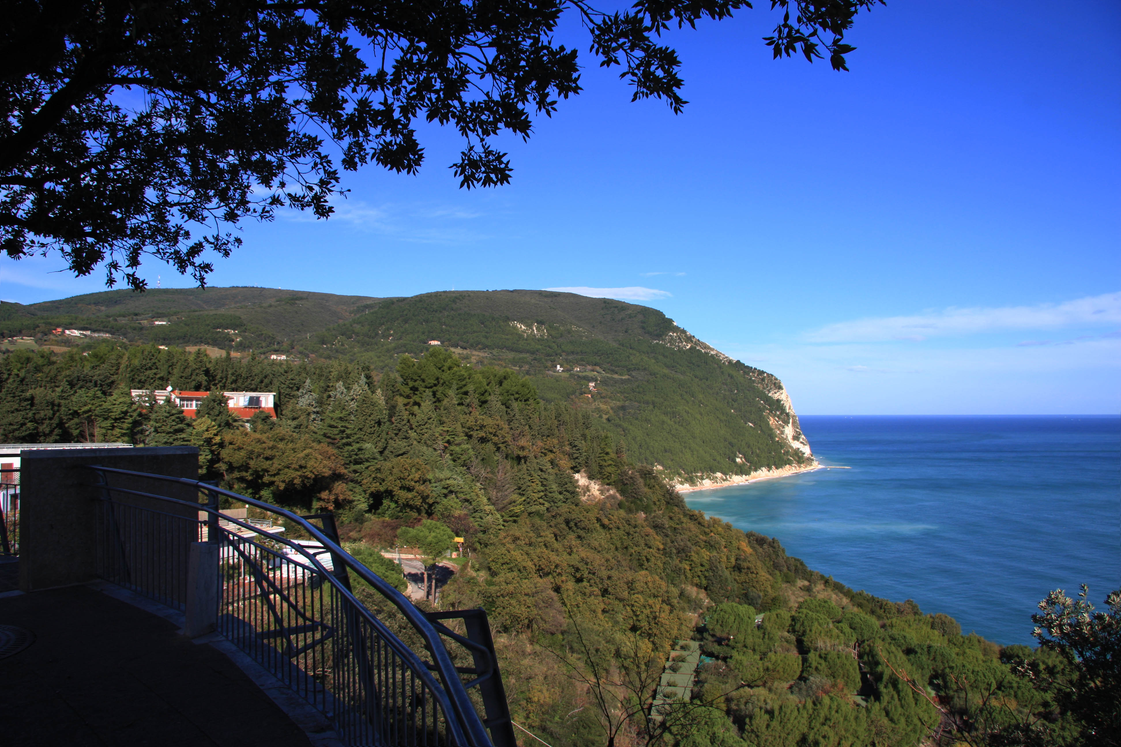 Sirolo / Terrazze del Conero - Sirolo | Secret World Trip Planner