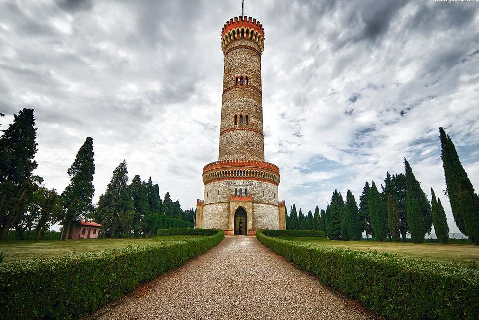 Monumentaler Turm von San Martino - Desenzano del Garda | Secret World Trip Planner