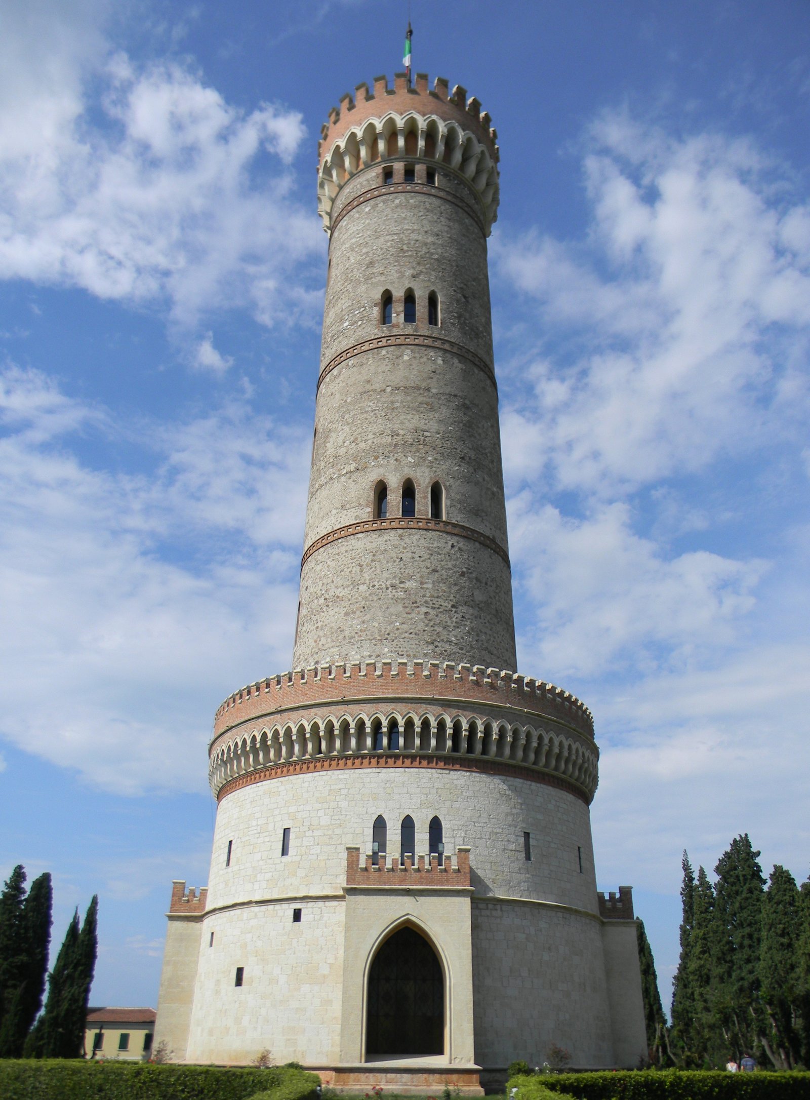 Monumentaler Turm von San Martino - Desenzano del Garda | Secret World Trip Planner