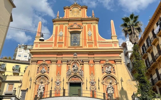 Église de Santa Teresa A Chiaia - Napoli | Secret World Trip Planner