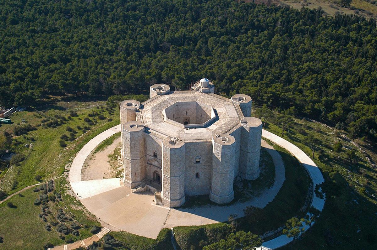 Unesco : le Château de Monte et ses mystères — Andria