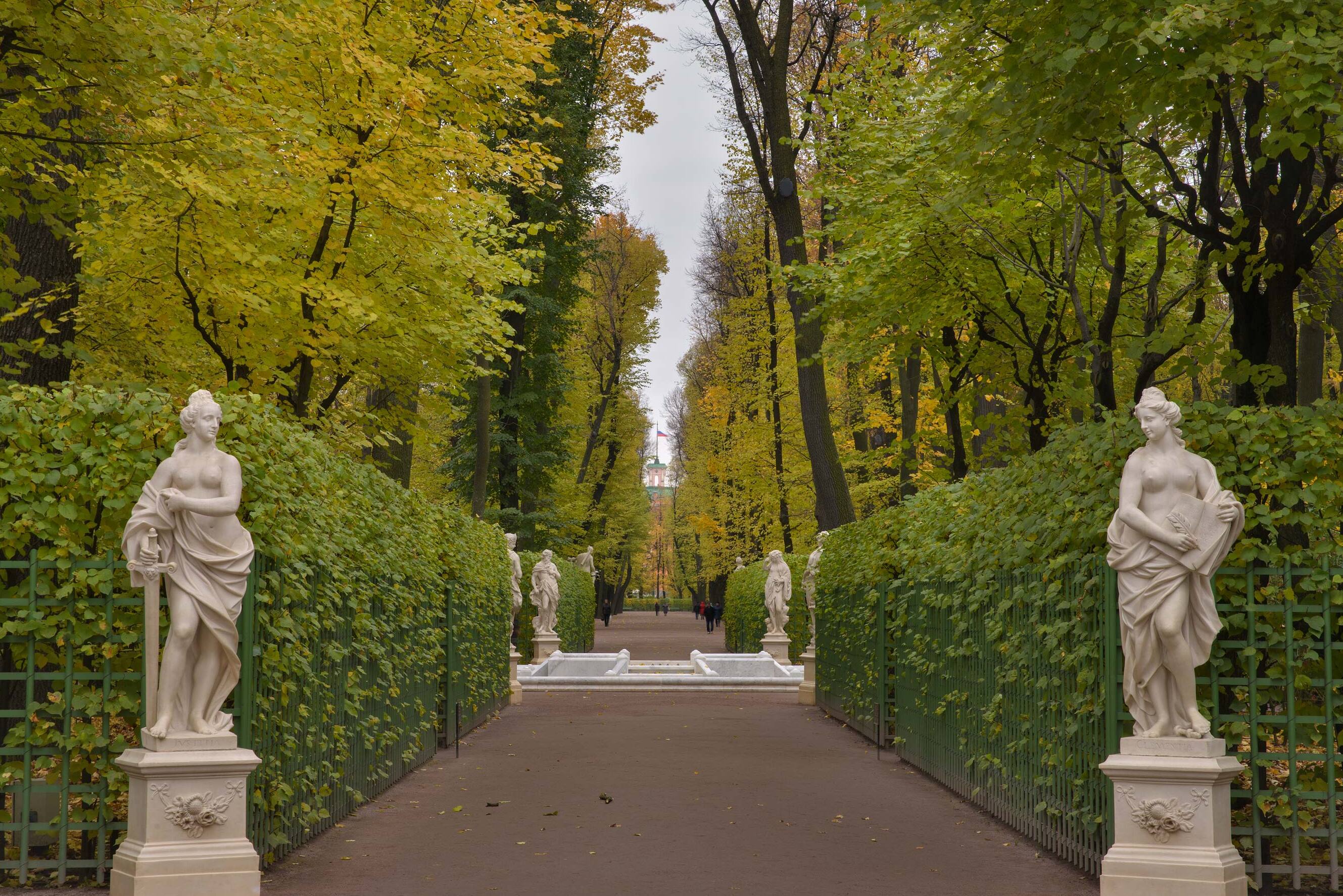 Sankt Petersburg: The Summer Garden — Sankt-Peterburg
