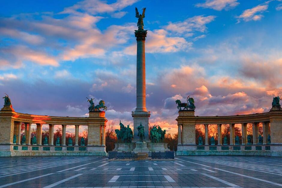 La Place des Héros est au cœur de chaque — Budapest