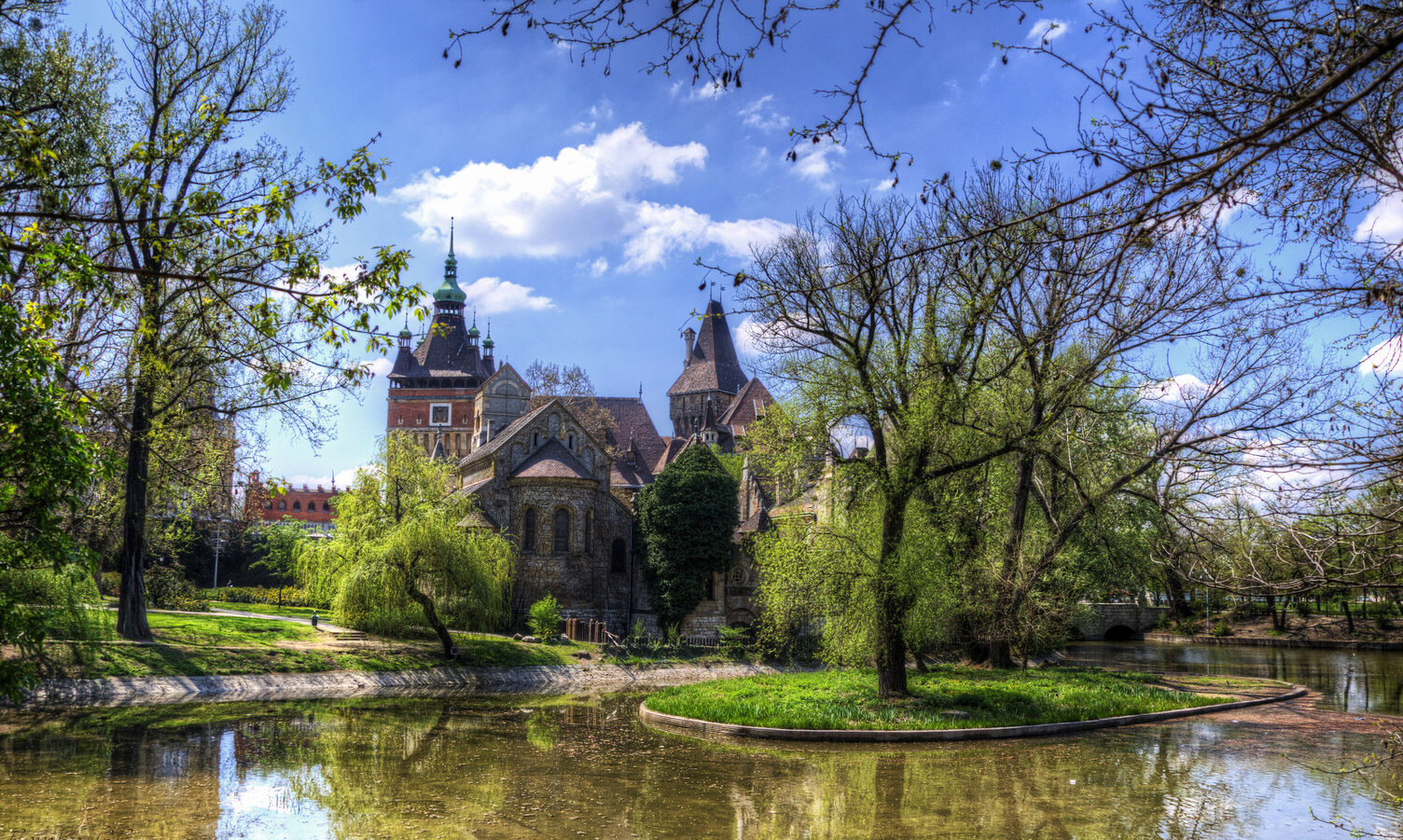 Le parc Varosliget - Le coin de nature le plus pittoresque de Budapest — Budapest