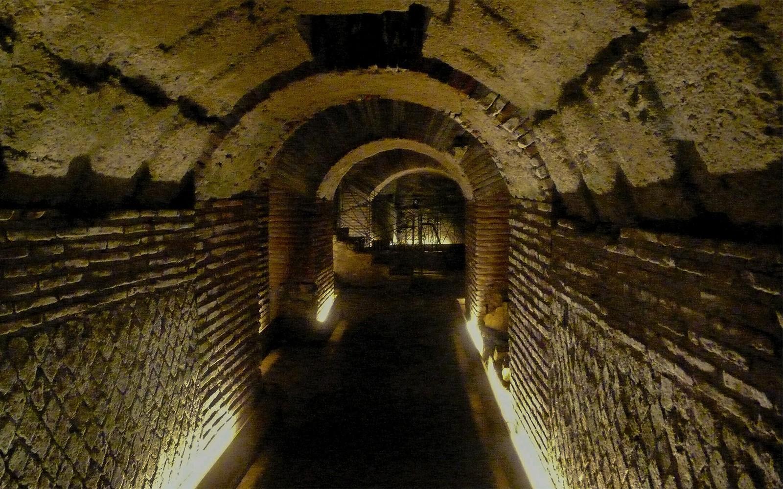 Napoli Sotterranea (Neapeljsko Podzemlje) - Napoli | Secret World Trip Planner