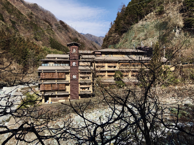 L'hotel più antico del mondo: Nishiyama Onsen Keiunkan - Hayakawa | Secret World Trip Planner